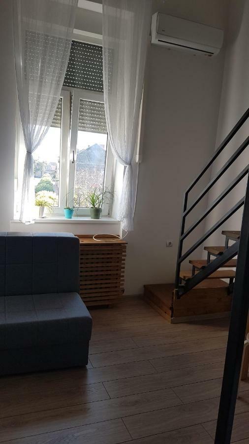 Apartment F6